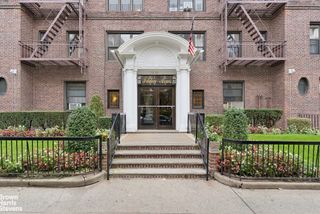 7320 Austin St Apt 1E, New York City, NY 11375