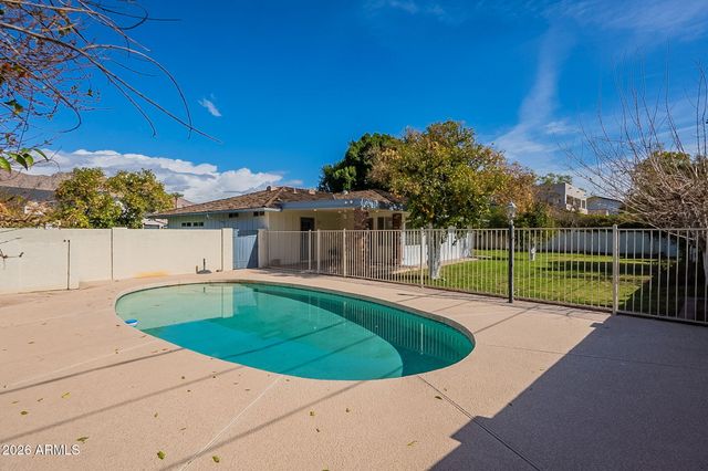 5715 E CALLE DEL PAISANO --, Phoenix, AZ 85018