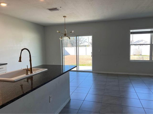 1703 JOHNSON POINTE DRIVE, Plant City, FL 33566