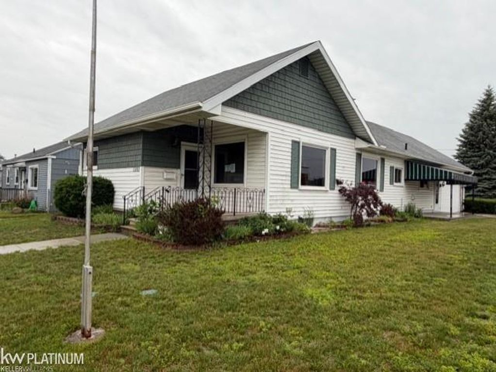 1303 23RD Street, Port Huron, MI 48060