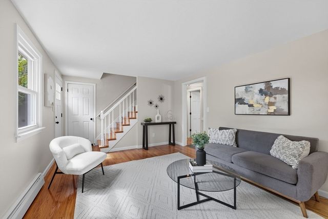 251 West St, Ludlow, MA 01056