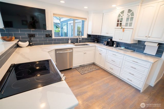 20 N Tillicum Beach Lane N, Shelton, WA 98584