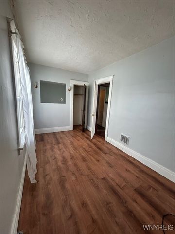 5 Humphrey Road Lower, Buffalo, NY 14207