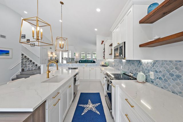 129 Olympus Way, Jupiter, FL 33477