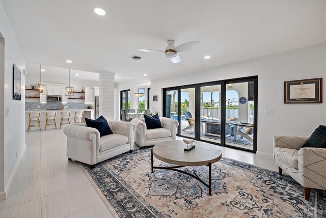129 Olympus Way, Jupiter, FL 33477