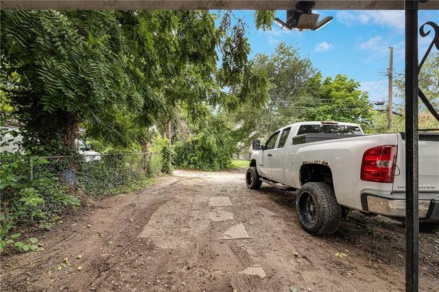 16 N 9th Street, Kansas City, KS 66101