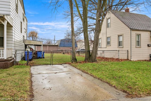 11352 Rivard Avenue, Warren, MI 48089