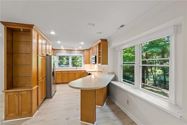 800 Carriage crossing Lane E, Greensboro, NC 27410