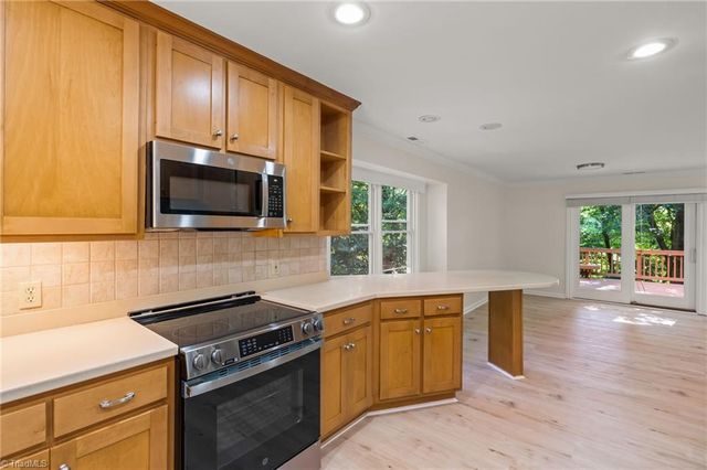 800 Carriage crossing Lane E, Greensboro, NC 27410
