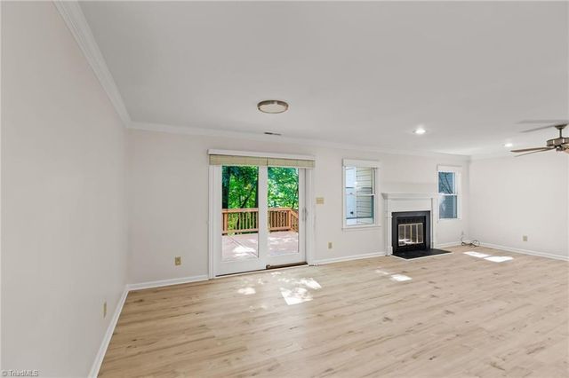 800 Carriage crossing Lane E, Greensboro, NC 27410