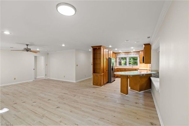 800 Carriage crossing Lane E, Greensboro, NC 27410