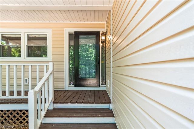 800 Carriage crossing Lane E, Greensboro, NC 27410