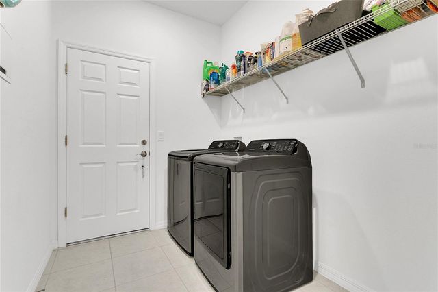 1580 BLUE LAGOON CIRCLE, Mascotte, FL 34753
