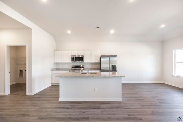 100 Bulloch Court, Byron, GA 31008