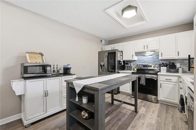 312 SE Onyx Drive, Lee's Summit, MO 64063