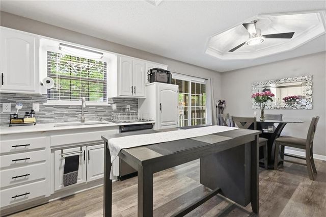 312 SE Onyx Drive, Lee's Summit, MO 64063