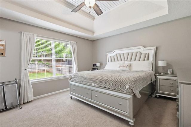 312 SE Onyx Drive, Lee's Summit, MO 64063