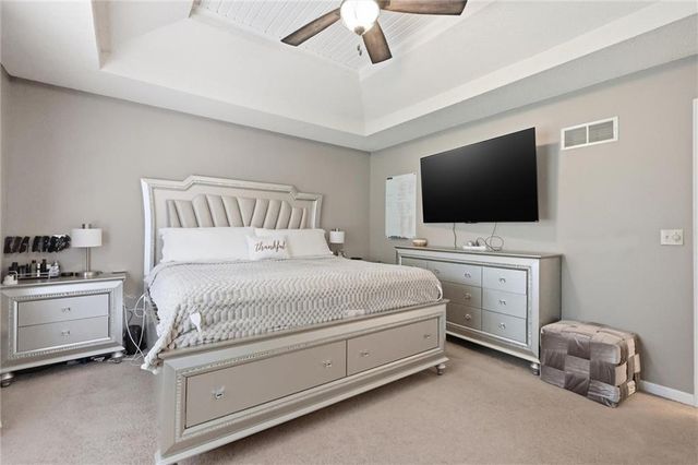 312 SE Onyx Drive, Lee's Summit, MO 64063