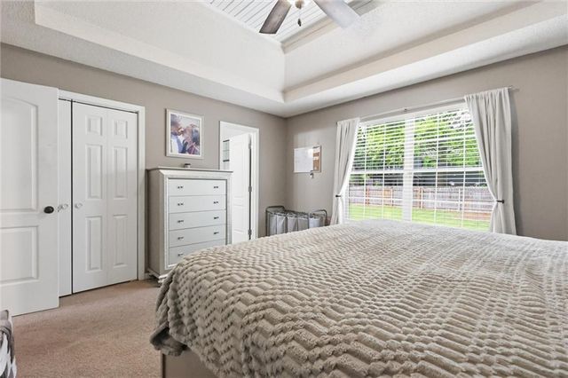 312 SE Onyx Drive, Lee's Summit, MO 64063