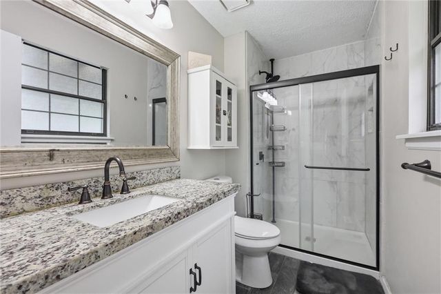 312 SE Onyx Drive, Lee's Summit, MO 64063