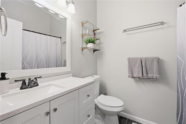 312 SE Onyx Drive, Lee's Summit, MO 64063