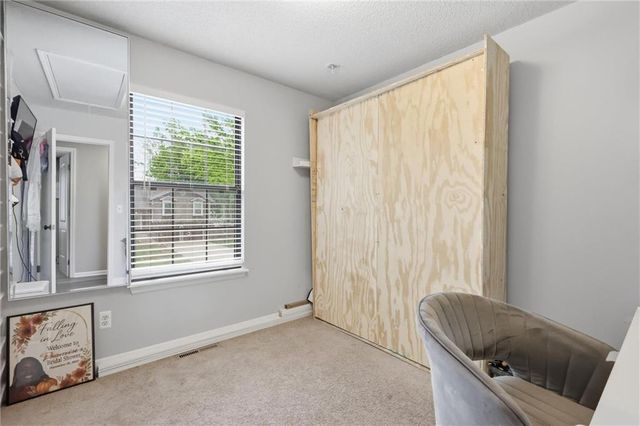 312 SE Onyx Drive, Lee's Summit, MO 64063
