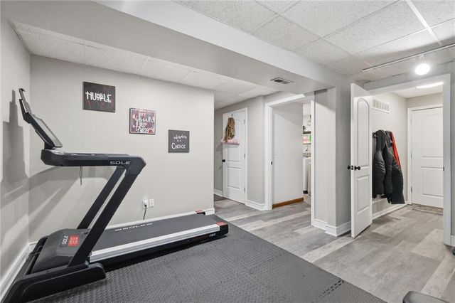 312 SE Onyx Drive, Lee's Summit, MO 64063