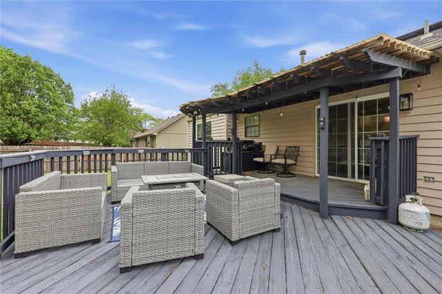 312 SE Onyx Drive, Lee's Summit, MO 64063