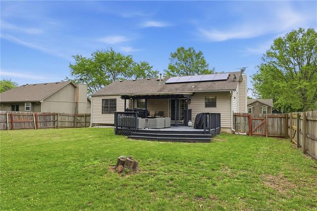 312 SE Onyx Drive, Lee's Summit, MO 64063
