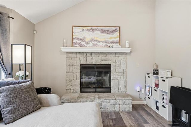 312 SE Onyx Drive, Lee's Summit, MO 64063