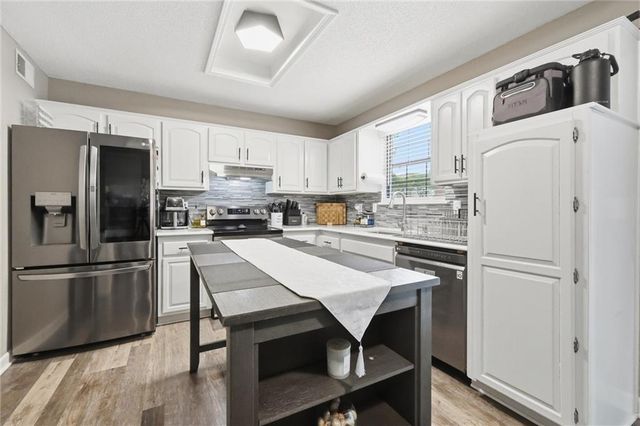 312 SE Onyx Drive, Lee's Summit, MO 64063