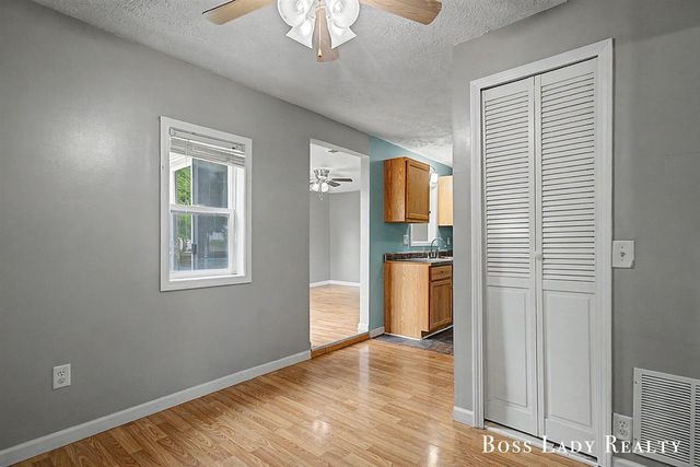 1220 Beechwood Street, Grand Rapids, MI 49505