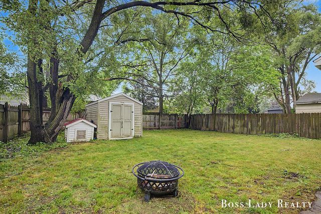 1220 Beechwood Street, Grand Rapids, MI 49505