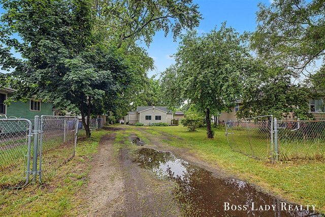 1220 Beechwood Street, Grand Rapids, MI 49505