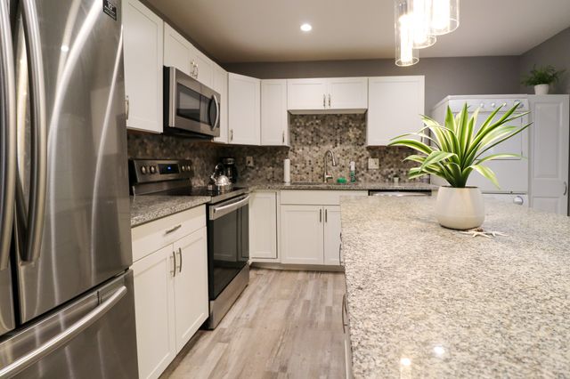 5306 Fleetwood Oaks Avenue 126, Dallas, TX 75235