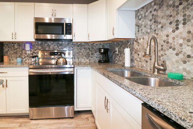 5306 Fleetwood Oaks Avenue 126, Dallas, TX 75235