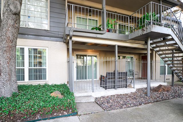 5306 Fleetwood Oaks Avenue 126, Dallas, TX 75235