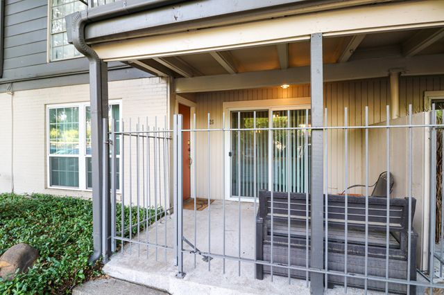 5306 Fleetwood Oaks Avenue 126, Dallas, TX 75235