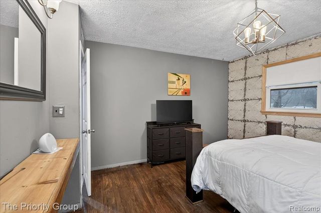 1918 Alsdorf Avenue, Rochester Hills, MI 48309