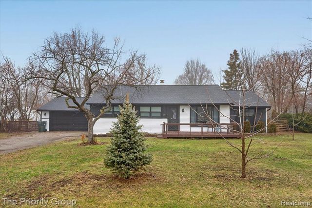 1918 Alsdorf Avenue, Rochester Hills, MI 48309