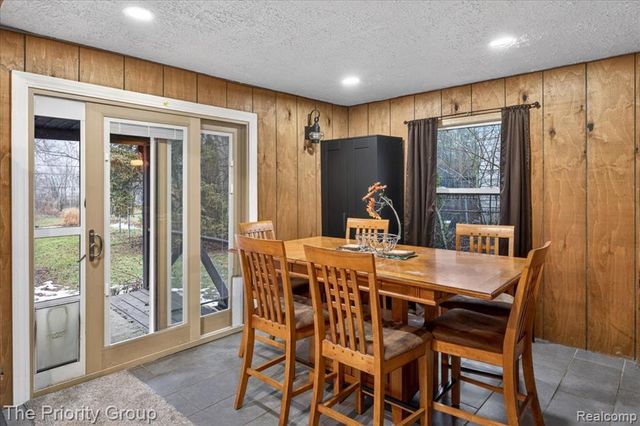 1918 Alsdorf Avenue, Rochester Hills, MI 48309