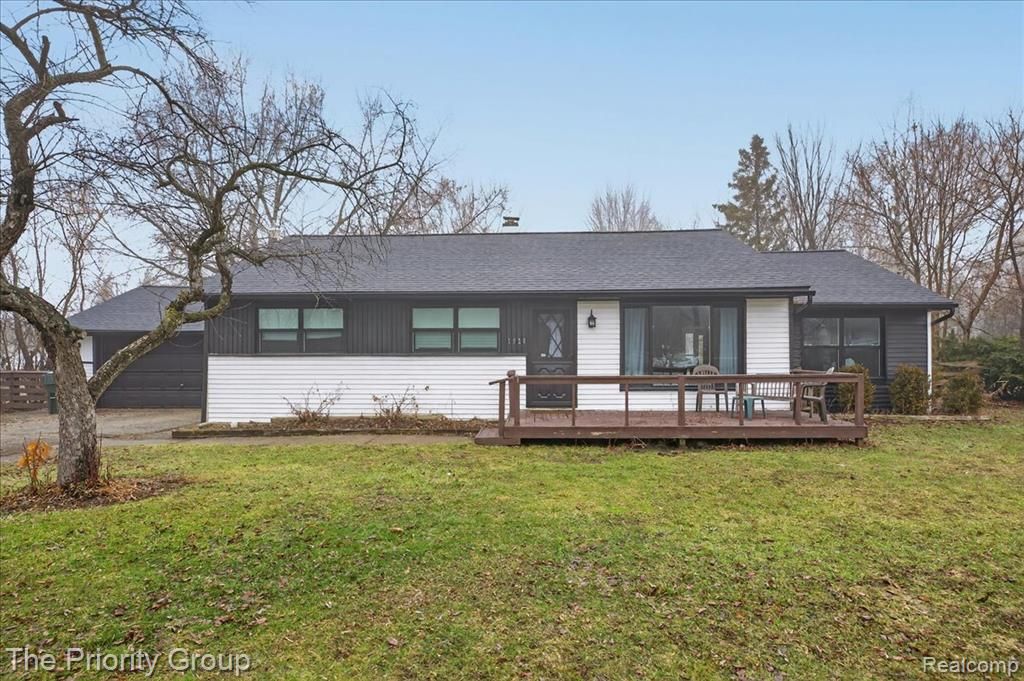 1918 Alsdorf Avenue, Rochester Hills, MI 48309