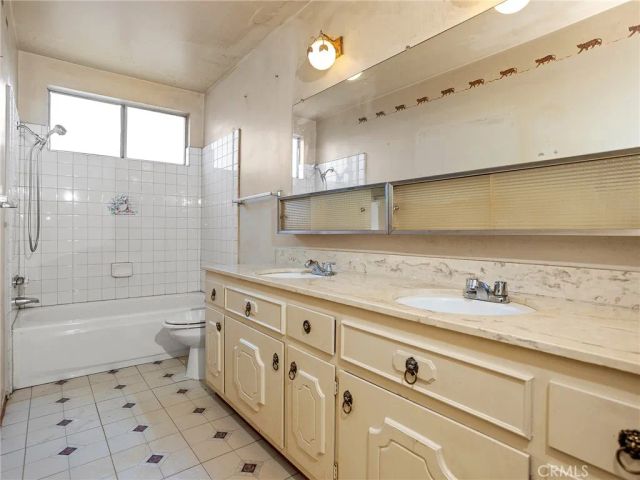 14923 La Valle Street, Sylmar, CA 91342