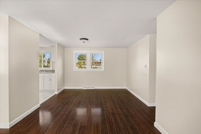 18 Pearl St, Taunton, MA 02780