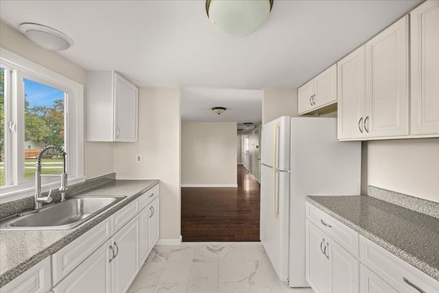 18 Pearl St, Taunton, MA 02780