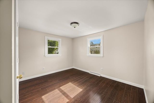 18 Pearl St, Taunton, MA 02780