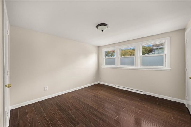 18 Pearl St, Taunton, MA 02780