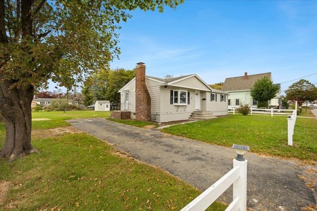 18 Pearl St, Taunton, MA 02780