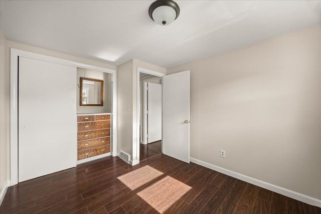 18 Pearl St, Taunton, MA 02780