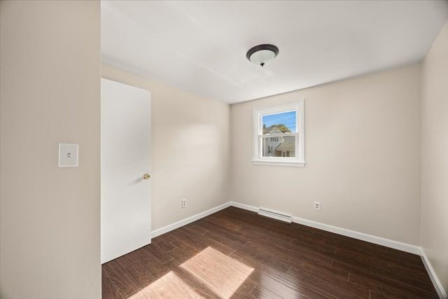 18 Pearl St, Taunton, MA 02780